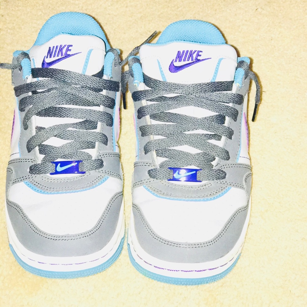Nike’s - Picture 2 of 4